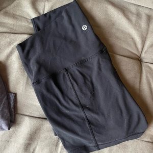 Black align shorts